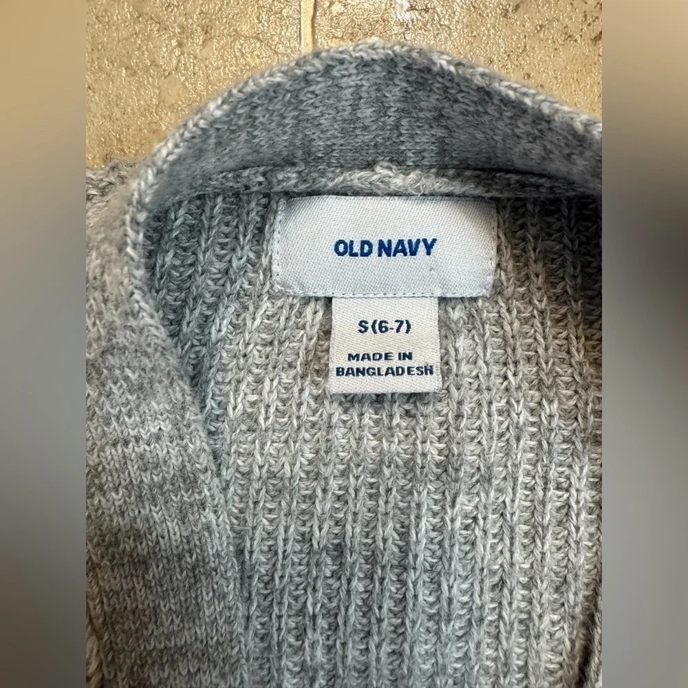 Girls Old Navy Over-sized Gray Button-Down Cardigan Sweater Sz 6-7
